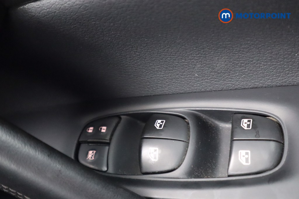 Nissan Qashqai Tekna-Plus Manual Petrol SUV - Stock Number (1547212) - 3rd supplementary image