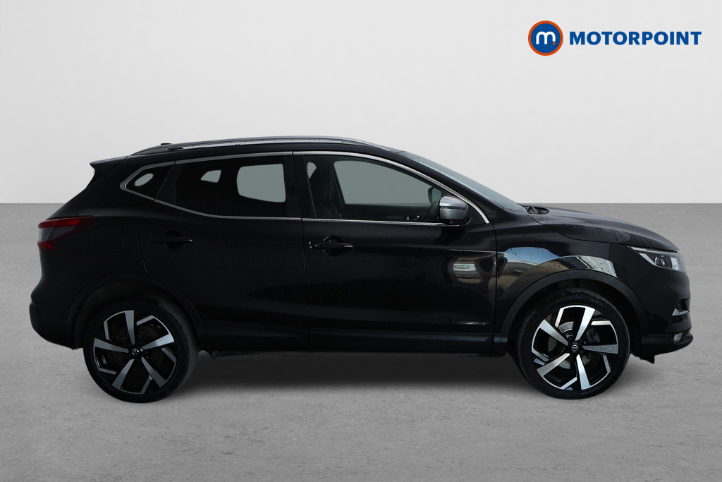 Nissan Qashqai Tekna-Plus Manual Petrol SUV - Stock Number (1547212) - Drivers side