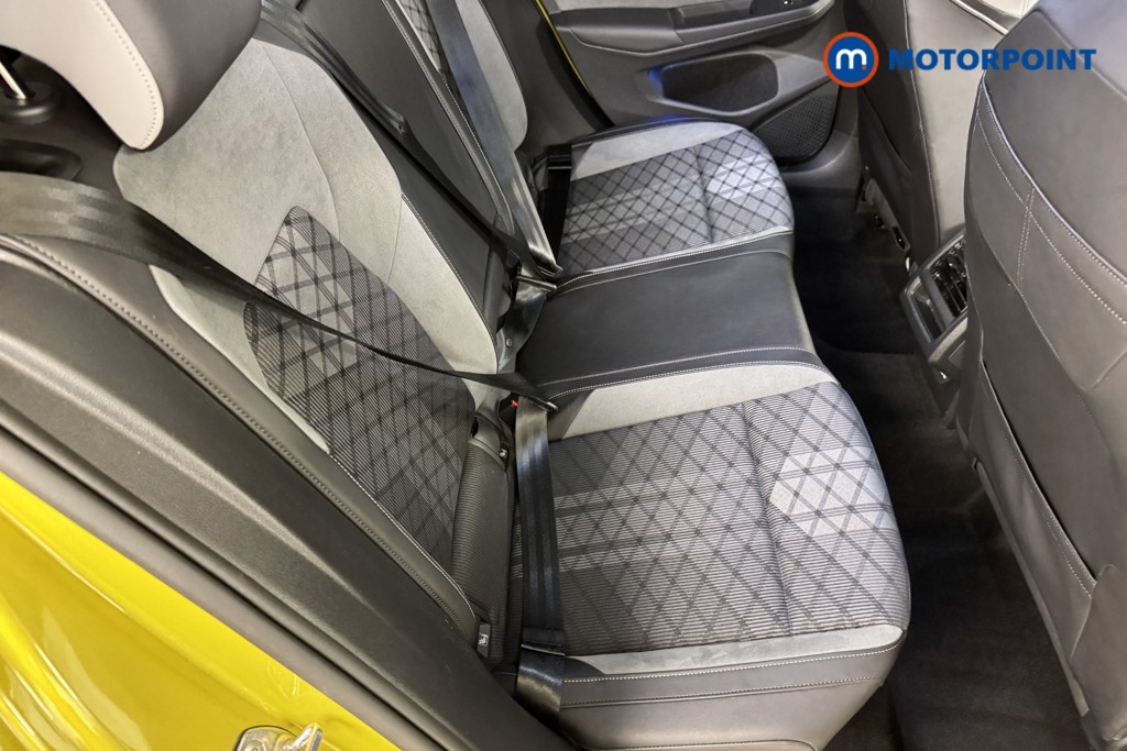 Volkswagen Golf R-Line Manual Petrol Hatchback - Stock Number (1548448) - 4th supplementary image