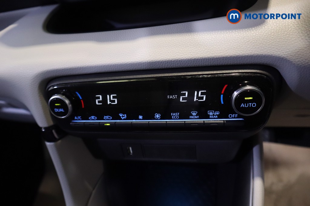 Toyota Yaris Excel Automatic Petrol-Electric Hybrid Hatchback - Stock Number (1549313) - 4th supplementary image