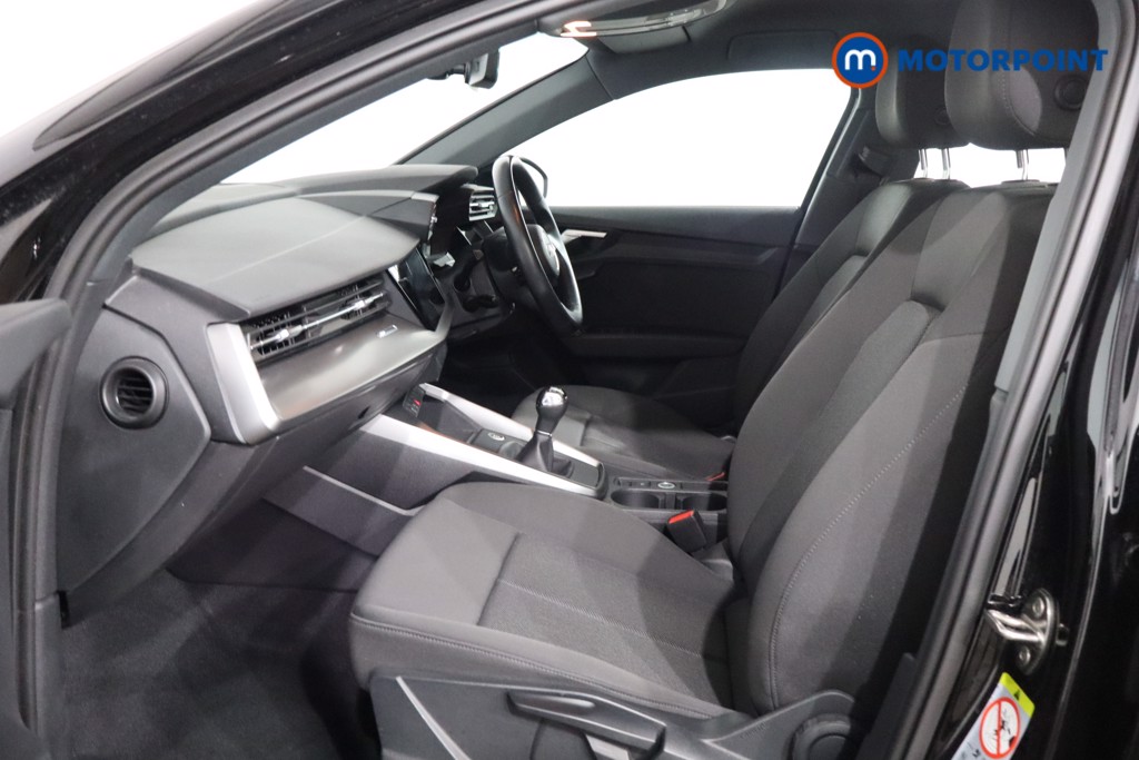 Audi A3 Technik Manual Petrol Hatchback - Stock Number (1549461) - 4th supplementary image