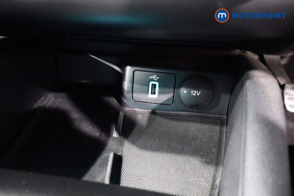 Ford Focus St-Line X Edition Manual Petrol-Electric Hybrid Hatchback - Stock Number (1549541) - 18th supplementary image