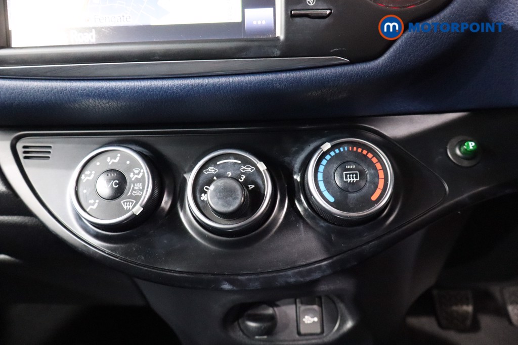 Toyota Yaris Bi-Tone Manual Petrol Hatchback - Stock Number (1550817) - 15th supplementary image