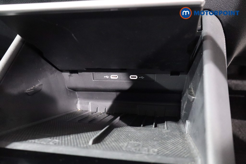 Volkswagen Tiguan R-Line Automatic Diesel SUV - Stock Number (1550968) - 17th supplementary image