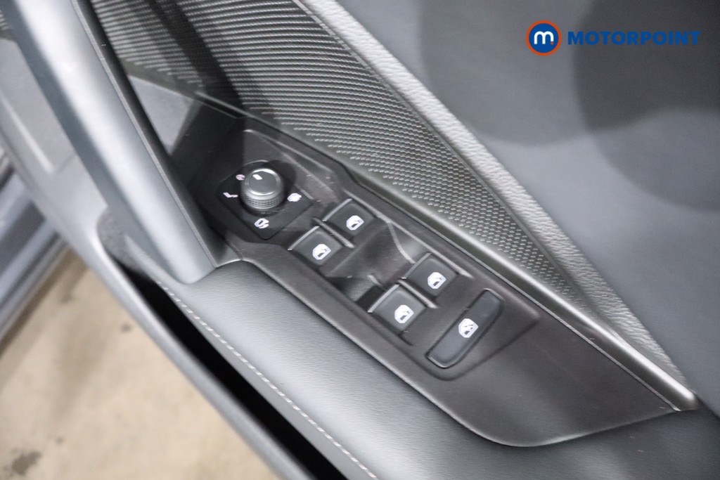 Volkswagen Tiguan R-Line Automatic Diesel SUV - Stock Number (1550968) - 23rd supplementary image