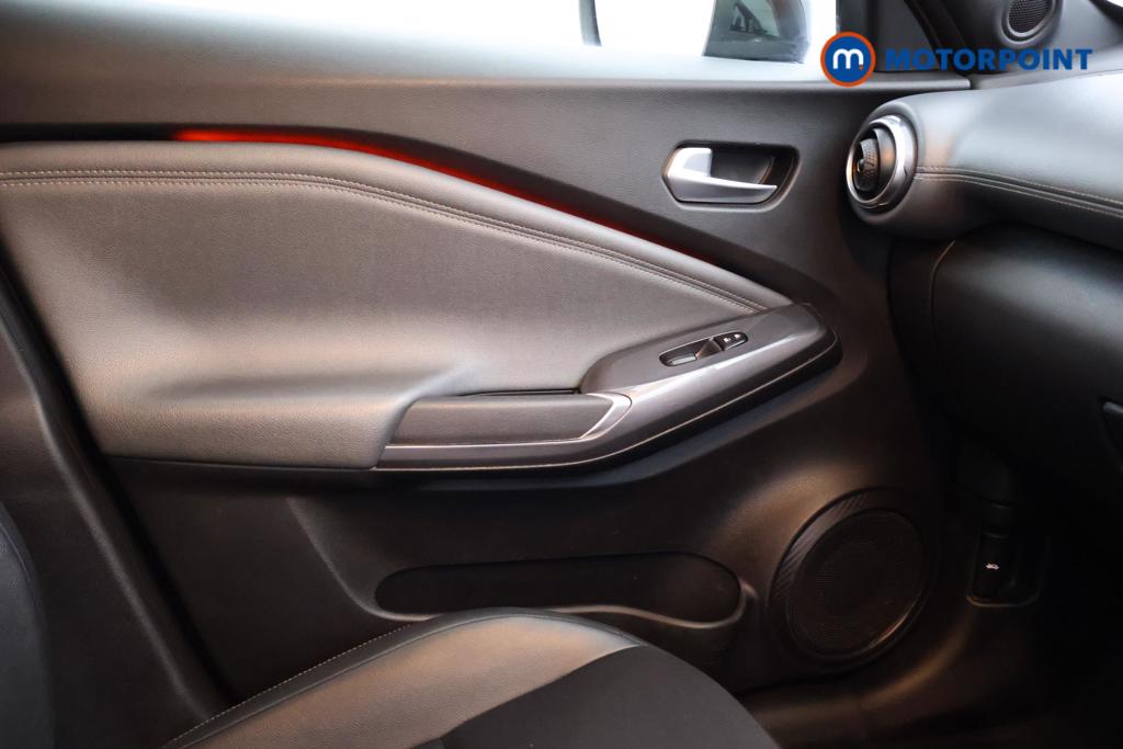 Nissan Juke Tekna Automatic Petrol SUV - Stock Number (1511742) - 7th supplementary image