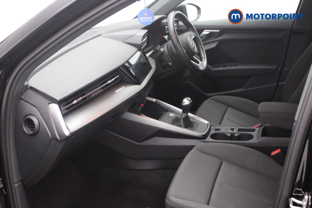 Audi A3 Technik Manual Petrol Hatchback - Stock Number (1538672) - 1st supplementary image