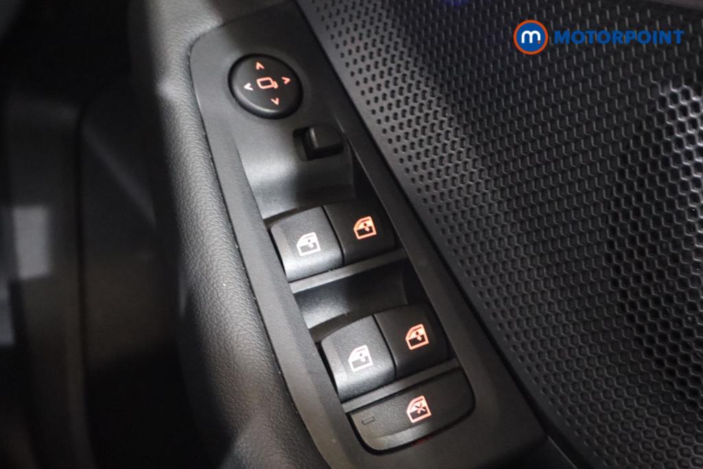 BMW 2 Series Sport Manual Petrol Saloon - Stock Number (1539445) - 14th supplementary image