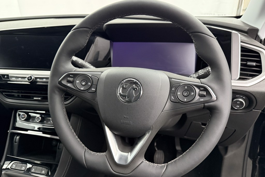 Vauxhall Grandland Ultimate Manual Petrol SUV - Stock Number (1539546) - 2nd supplementary image