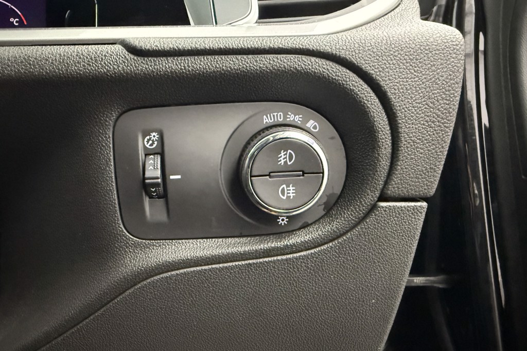 Vauxhall Grandland Ultimate Manual Petrol SUV - Stock Number (1539546) - 17th supplementary image