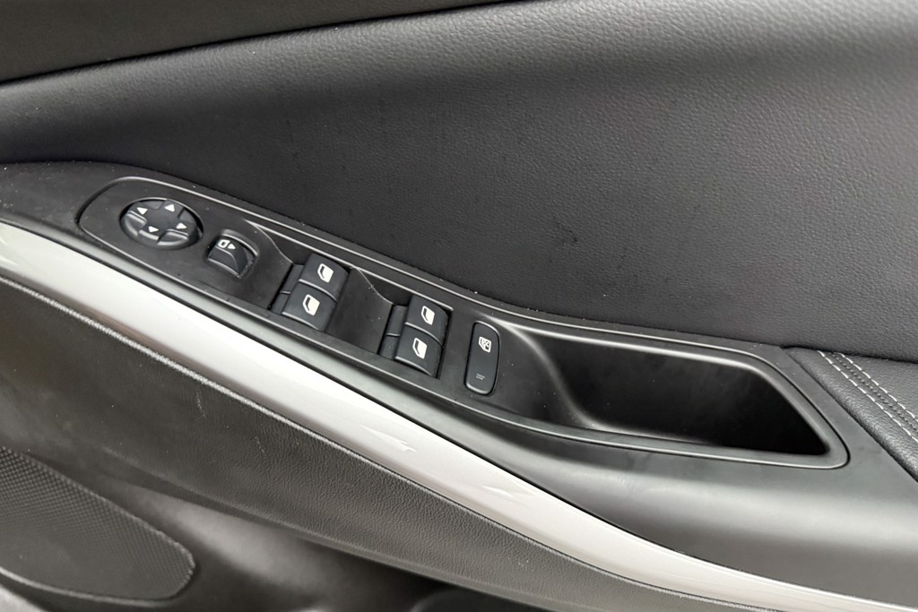 Vauxhall Grandland Ultimate Manual Petrol SUV - Stock Number (1539546) - 19th supplementary image