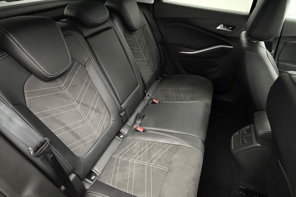 Vauxhall Grandland Ultimate Manual Petrol SUV - Stock Number (1539546) - 23rd supplementary image