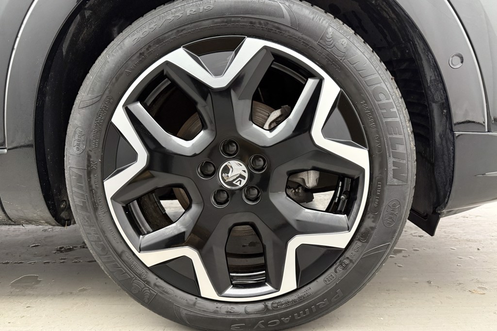 Vauxhall Grandland Ultimate Manual Petrol SUV - Stock Number (1539546) - 32nd supplementary image