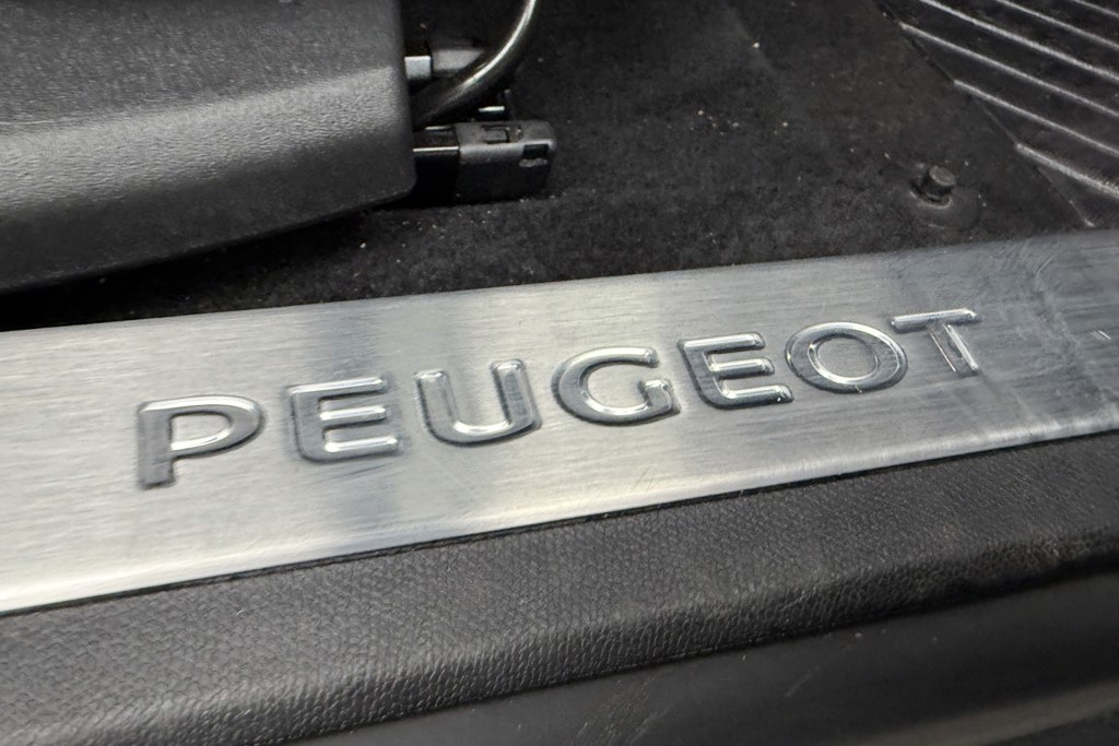Peugeot 3008 Allure Automatic Petrol SUV - Stock Number (1539561) - 21st supplementary image