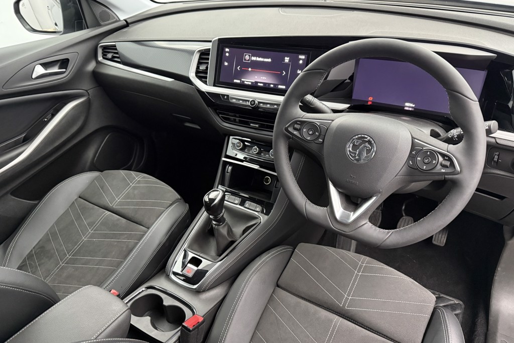 Vauxhall Grandland Ultimate Manual Petrol SUV - Stock Number (1539566) - 2nd supplementary image