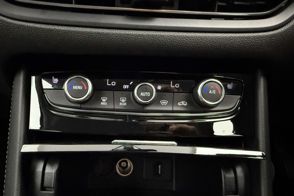 Vauxhall Grandland Ultimate Manual Petrol SUV - Stock Number (1539566) - 11th supplementary image