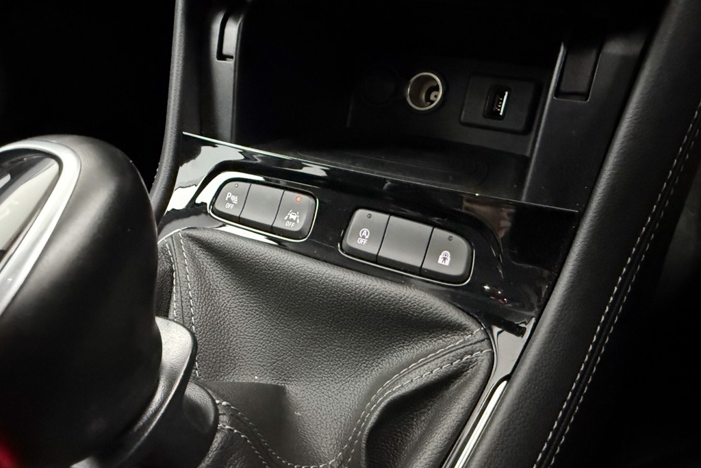 Vauxhall Grandland Ultimate Manual Petrol SUV - Stock Number (1539566) - 13th supplementary image