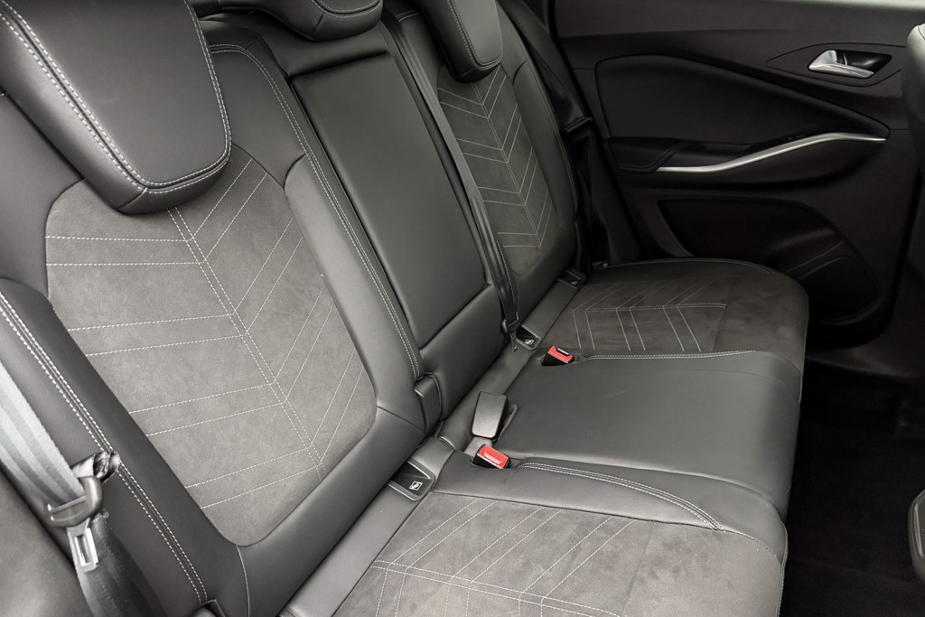 Vauxhall Grandland Ultimate Manual Petrol SUV - Stock Number (1539566) - 21st supplementary image