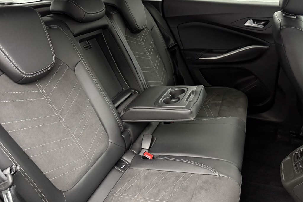 Vauxhall Grandland Ultimate Manual Petrol SUV - Stock Number (1539566) - 22nd supplementary image