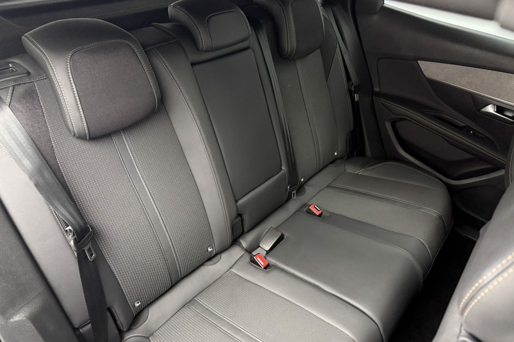 Peugeot 3008 GT Automatic Petrol SUV - Stock Number (1539682) - 26th supplementary image
