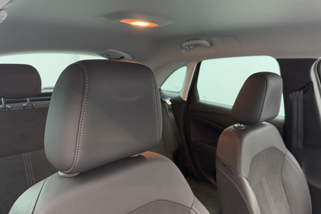 Vauxhall Crossland Ultimate Automatic Petrol SUV - Stock Number (1539787) - 13th supplementary image