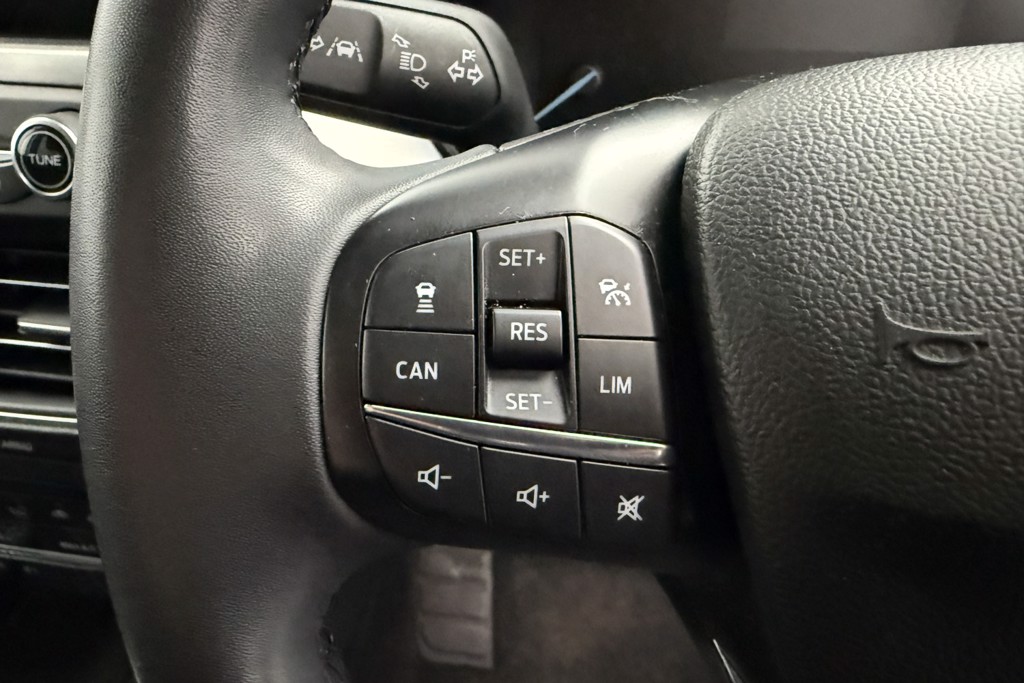 Ford Focus Titanium Edition Manual Petrol-Electric Hybrid Hatchback - Stock Number (1540798) - 4th supplementary image