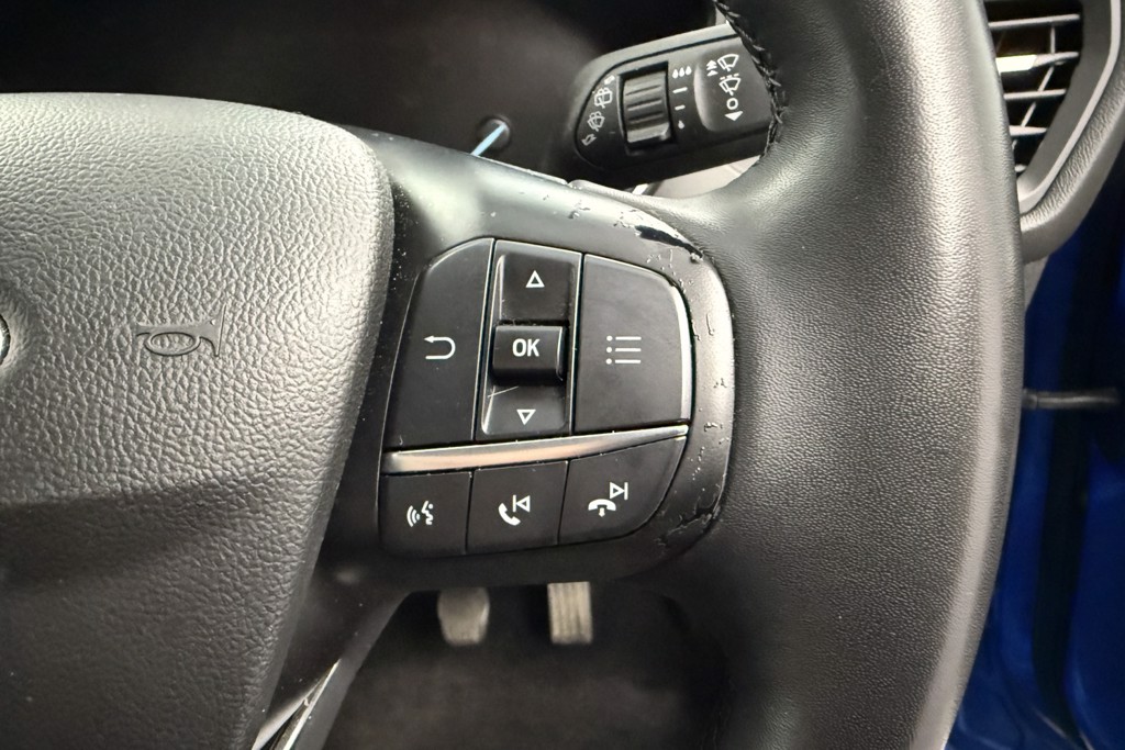 Ford Focus Titanium Edition Manual Petrol-Electric Hybrid Hatchback - Stock Number (1540798) - 5th supplementary image