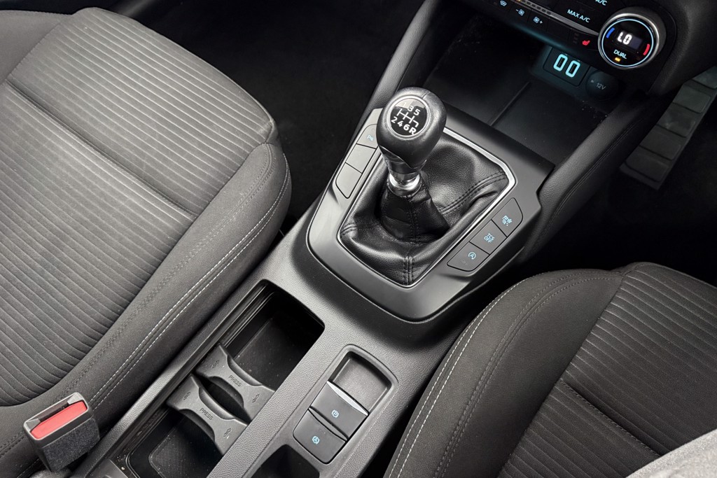 Ford Focus Titanium Edition Manual Petrol-Electric Hybrid Hatchback - Stock Number (1540798) - 14th supplementary image