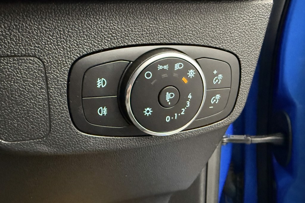 Ford Focus Titanium Edition Manual Petrol-Electric Hybrid Hatchback - Stock Number (1540798) - 17th supplementary image