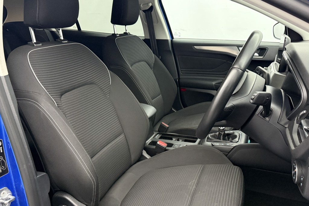 Ford Focus Titanium Edition Manual Petrol-Electric Hybrid Hatchback - Stock Number (1540798) - 20th supplementary image