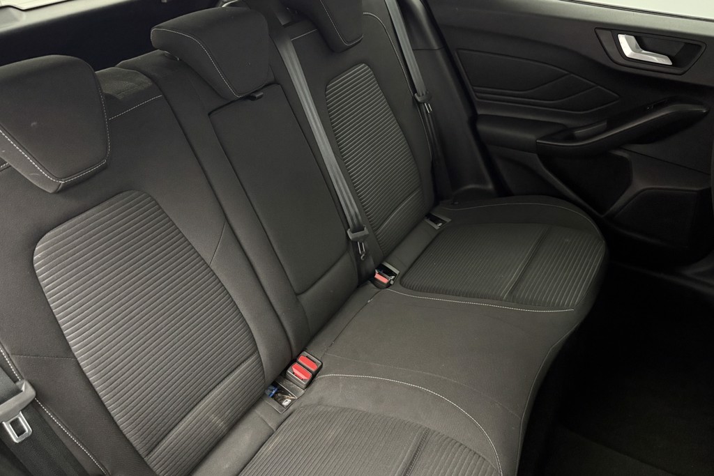 Ford Focus Titanium Edition Manual Petrol-Electric Hybrid Hatchback - Stock Number (1540798) - 24th supplementary image