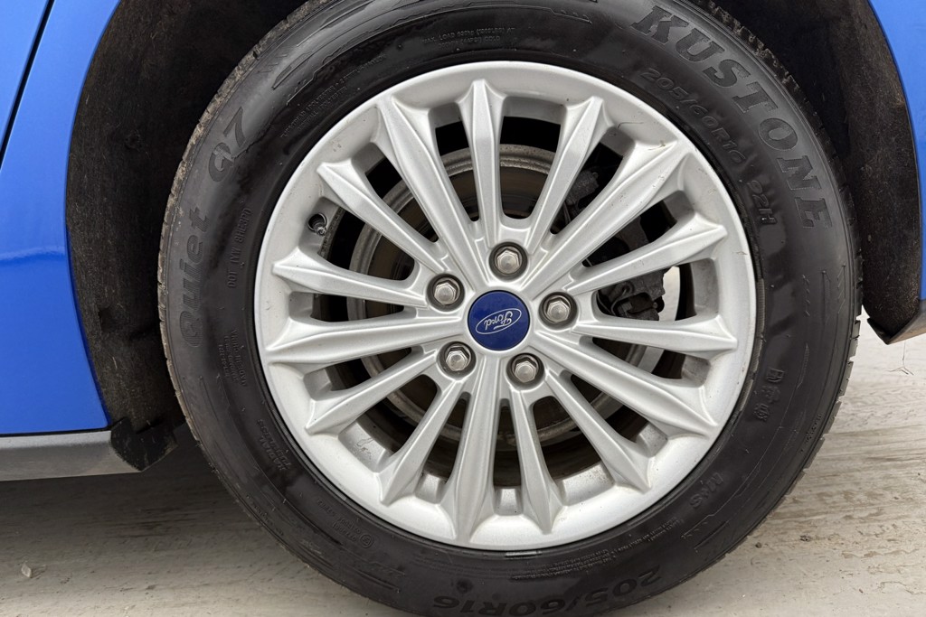 Ford Focus Titanium Edition Manual Petrol-Electric Hybrid Hatchback - Stock Number (1540798) - 32nd supplementary image
