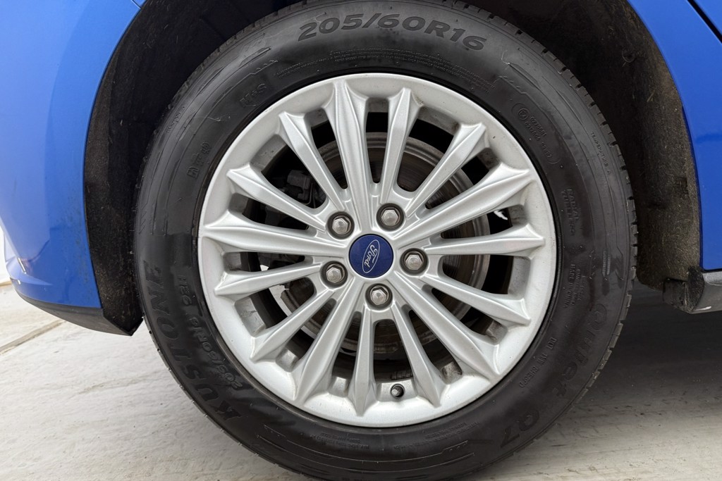 Ford Focus Titanium Edition Manual Petrol-Electric Hybrid Hatchback - Stock Number (1540798) - 33rd supplementary image