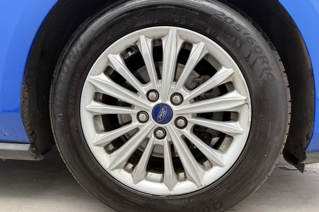Ford Focus Titanium Edition Manual Petrol-Electric Hybrid Hatchback - Stock Number (1540798) - 34th supplementary image