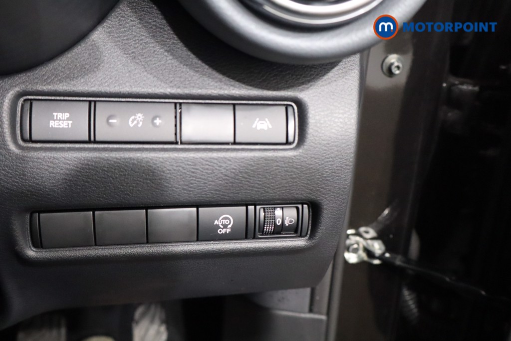 Nissan Juke Enigma Manual Petrol SUV - Stock Number (1541137) - 19th supplementary image