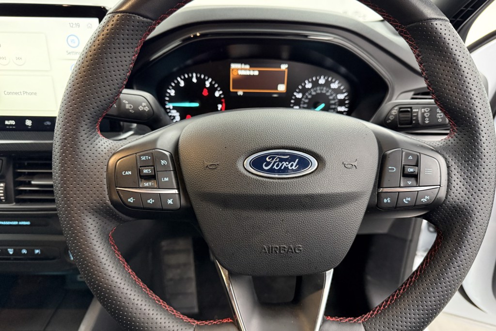 Ford Focus St-Line Edition Manual Petrol-Electric Hybrid Hatchback - Stock Number (1541483) - 2nd supplementary image