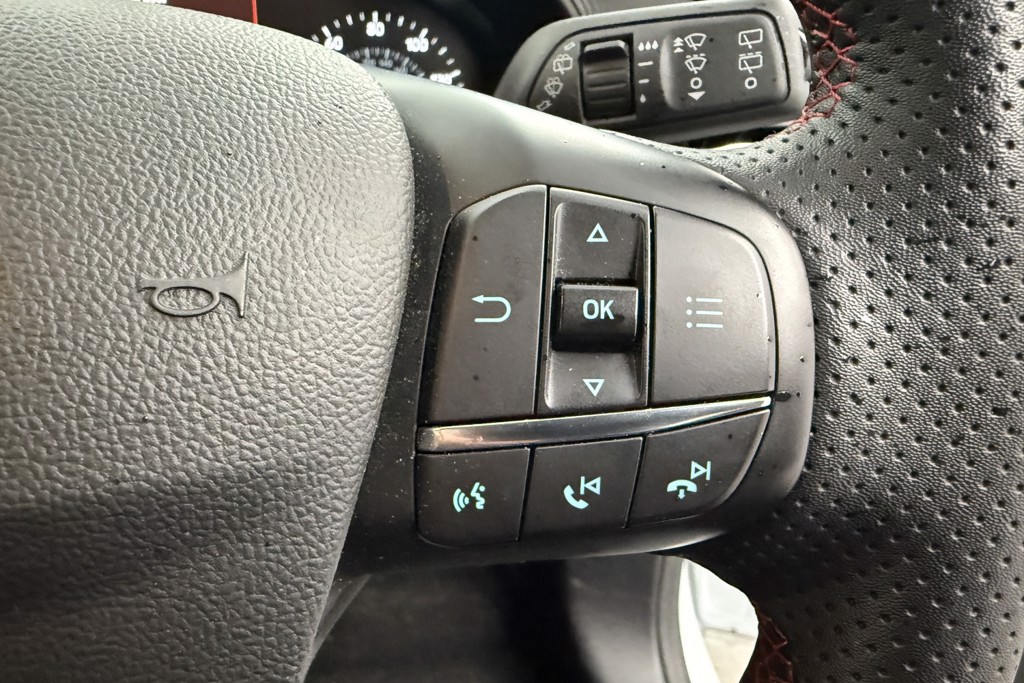 Ford Focus St-Line Edition Manual Petrol-Electric Hybrid Hatchback - Stock Number (1541483) - 4th supplementary image