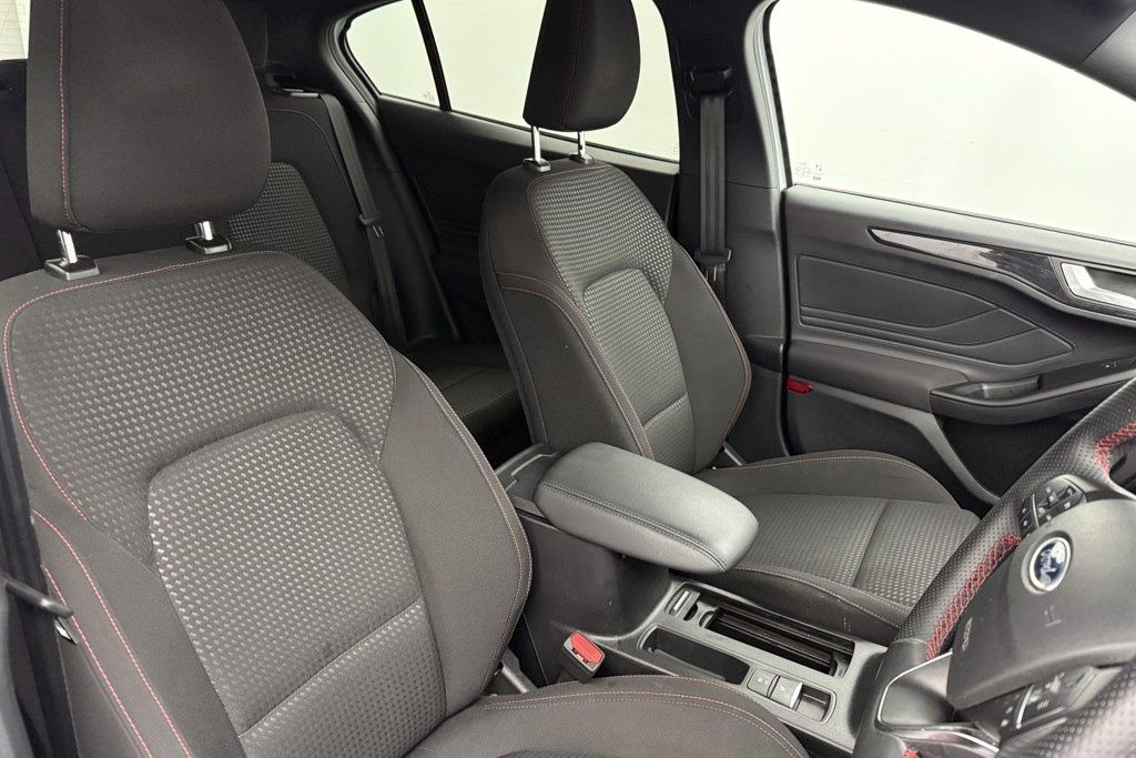Ford Focus St-Line Edition Manual Petrol-Electric Hybrid Hatchback - Stock Number (1541483) - 9th supplementary image