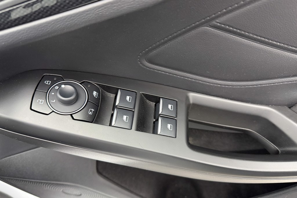 Ford Focus St-Line Edition Manual Petrol-Electric Hybrid Hatchback - Stock Number (1541483) - 13th supplementary image