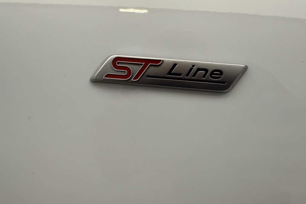 Ford Focus St-Line Edition Manual Petrol-Electric Hybrid Hatchback - Stock Number (1541483) - 18th supplementary image