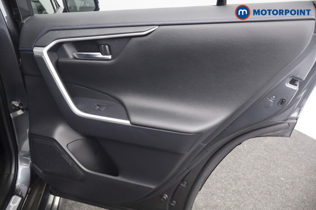Toyota Rav4 Dynamic Automatic Petrol-Electric Hybrid SUV - Stock Number (1541565) - 17th supplementary image