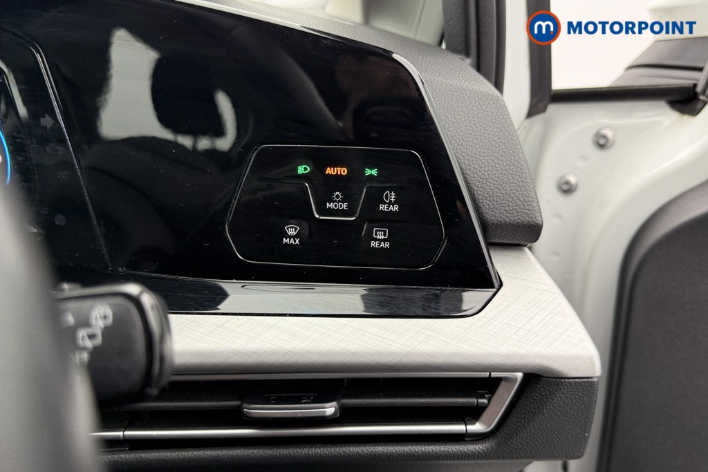 Volkswagen Golf Life Manual Petrol Hatchback - Stock Number (1541904) - 15th supplementary image