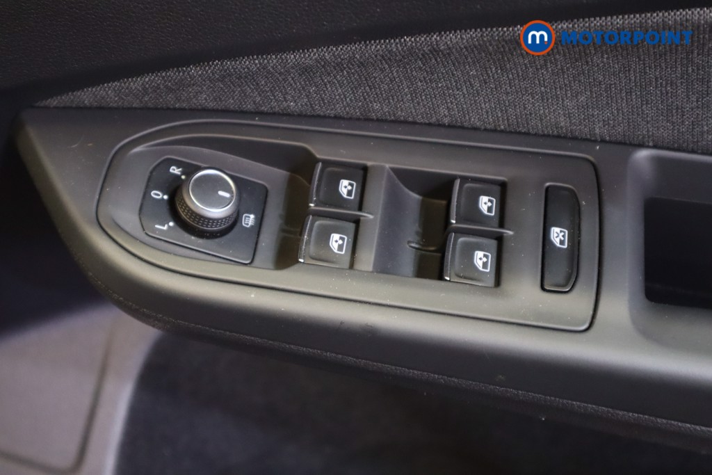 Volkswagen Golf Life Manual Petrol Hatchback - Stock Number (1541916) - 7th supplementary image