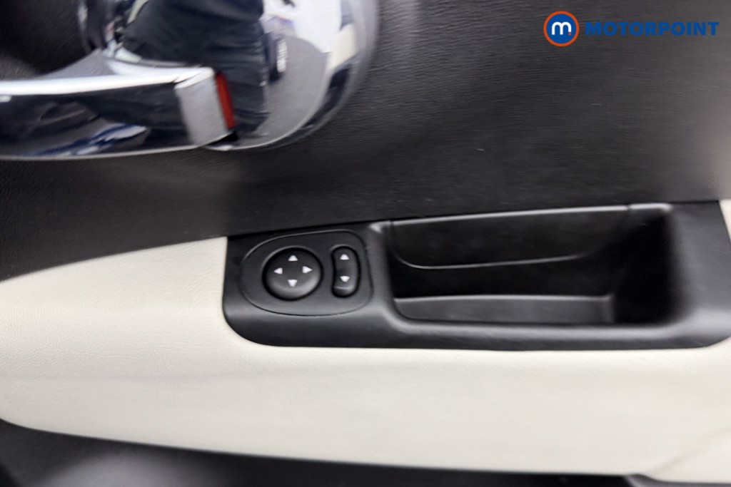 Fiat 500 Dolcevita Manual Petrol-Electric Hybrid Hatchback - Stock Number (1543083) - 13th supplementary image