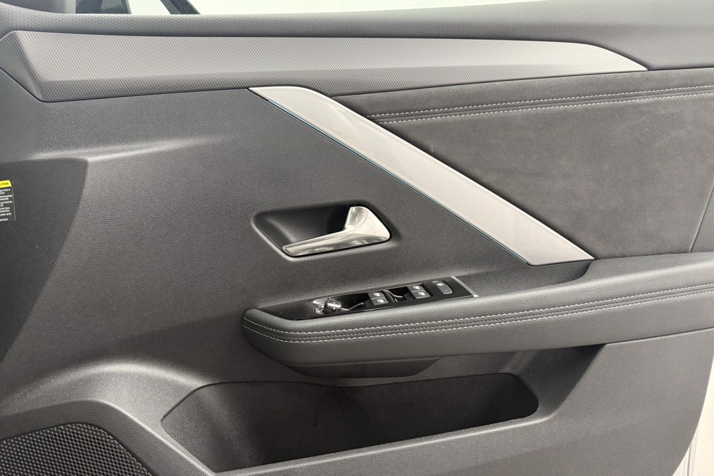 Vauxhall Astra Ultimate Manual Petrol Hatchback - Stock Number (1543481) - 17th supplementary image