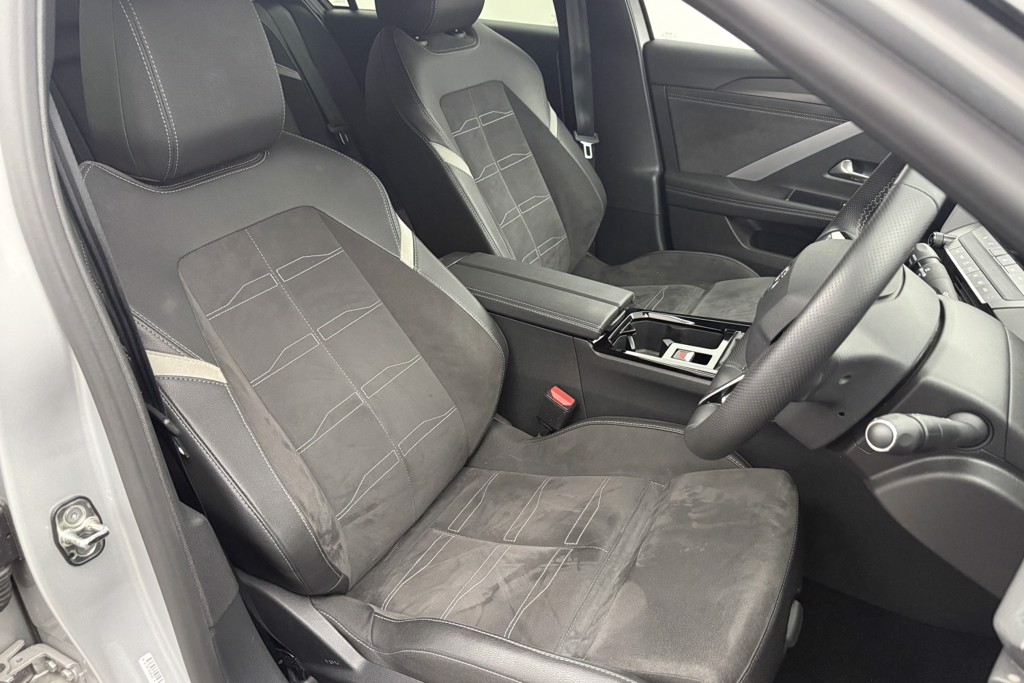 Vauxhall Astra Ultimate Manual Petrol Hatchback - Stock Number (1543481) - 20th supplementary image