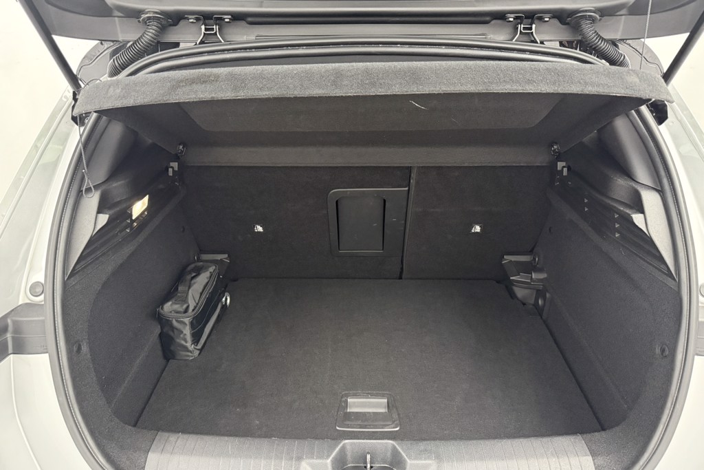 Vauxhall Astra Ultimate Manual Petrol Hatchback - Stock Number (1543481) - 28th supplementary image