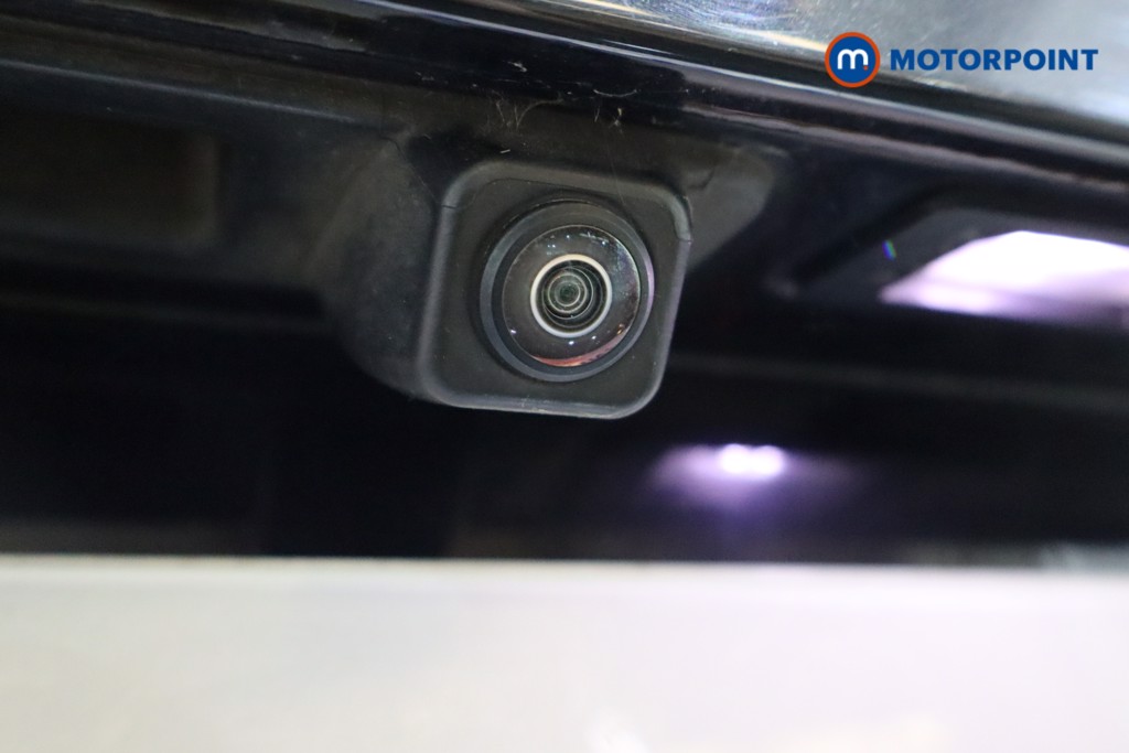 BMW 5 Series M Sport Automatic Petrol Plug-In Hybrid Estate - Stock Number (1543750) - 13th supplementary image