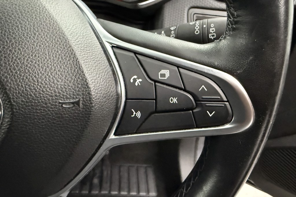 Renault Clio Iconic Manual Petrol Hatchback - Stock Number (1544962) - 5th supplementary image