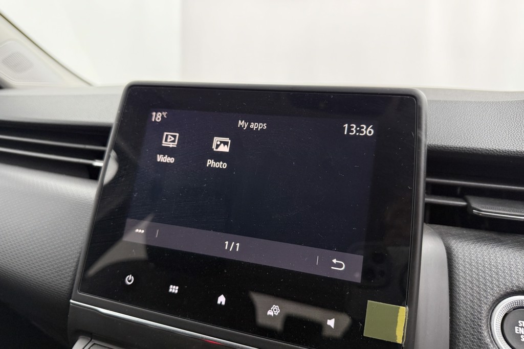 Renault Clio Iconic Manual Petrol Hatchback - Stock Number (1544962) - 10th supplementary image
